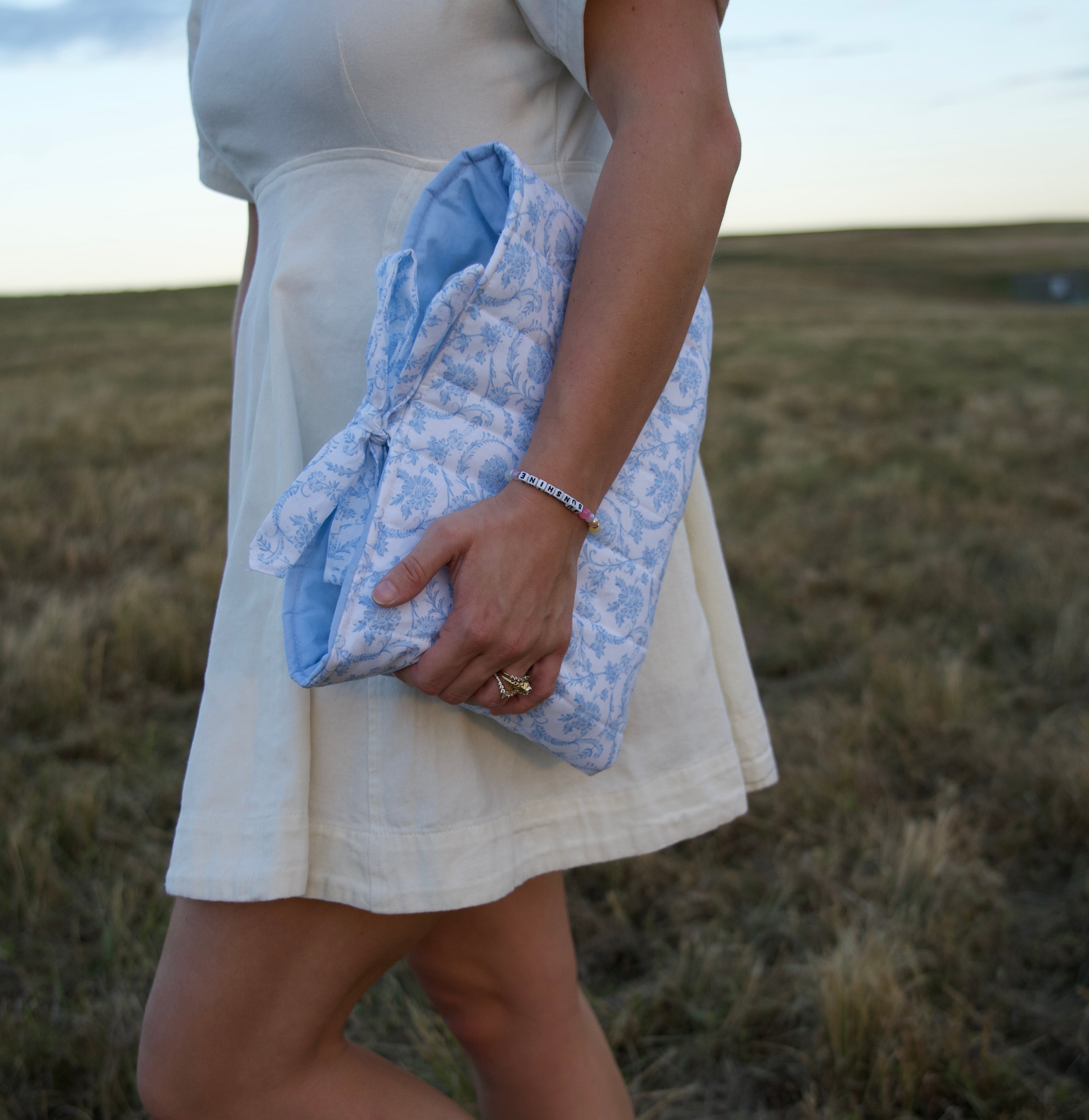 Grace in Bloom - Blue flowery