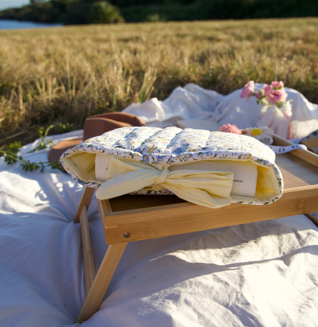 Sunlit Faith - Light yellow interior