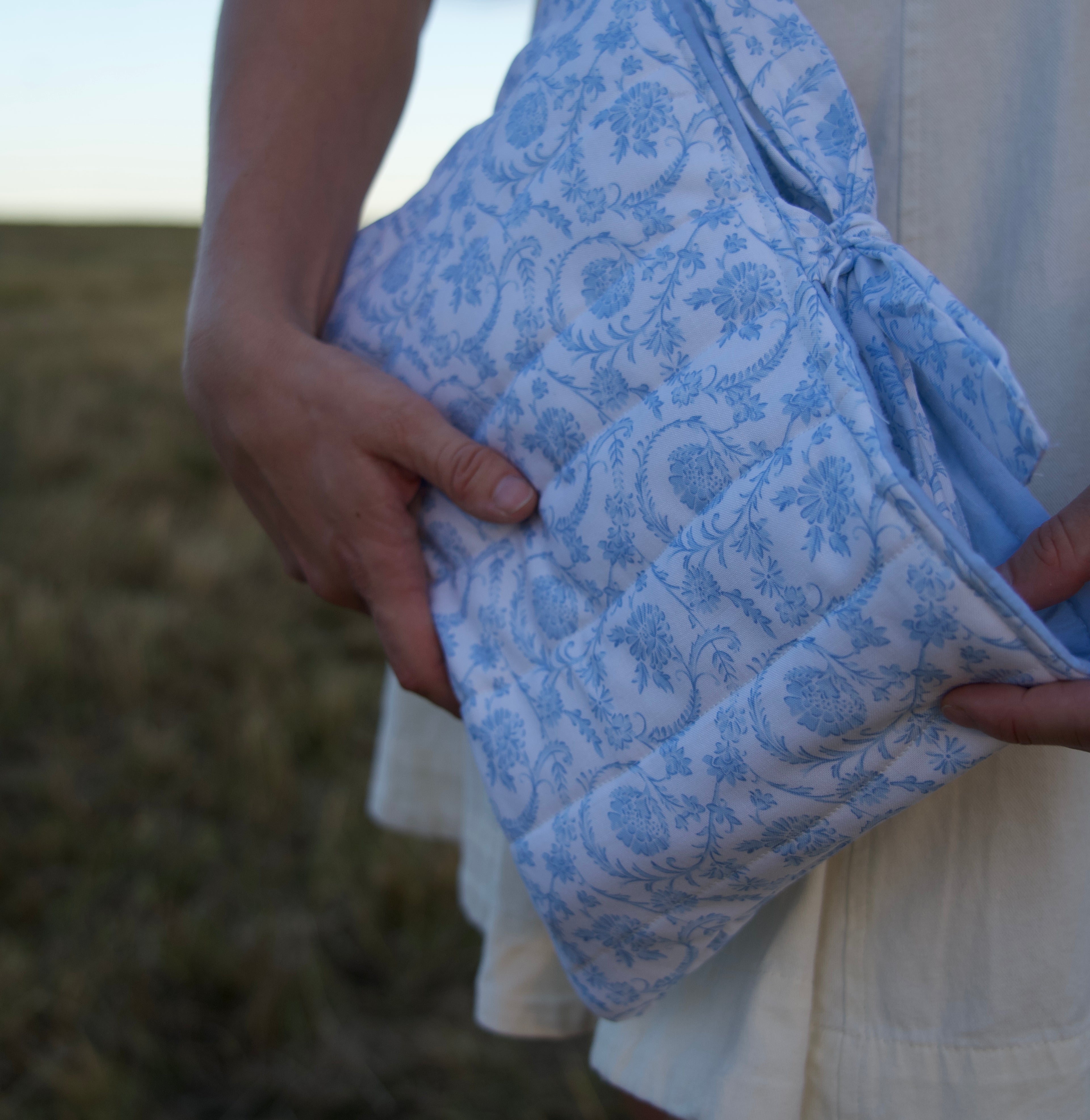 Grace in Bloom - Blue flowery